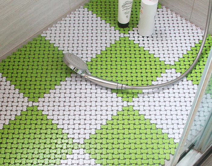 Puzzle bath  mat